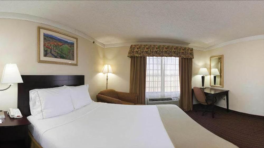 Holiday Inn Express Hotel & Suites Plainview By Ihg Exterior foto