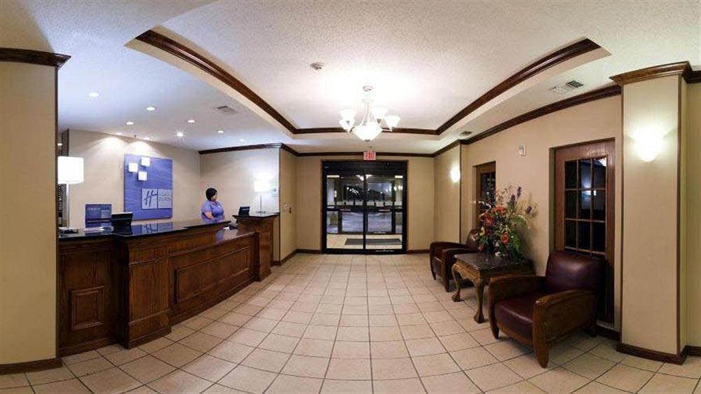 Holiday Inn Express Hotel & Suites Plainview By Ihg Exterior foto