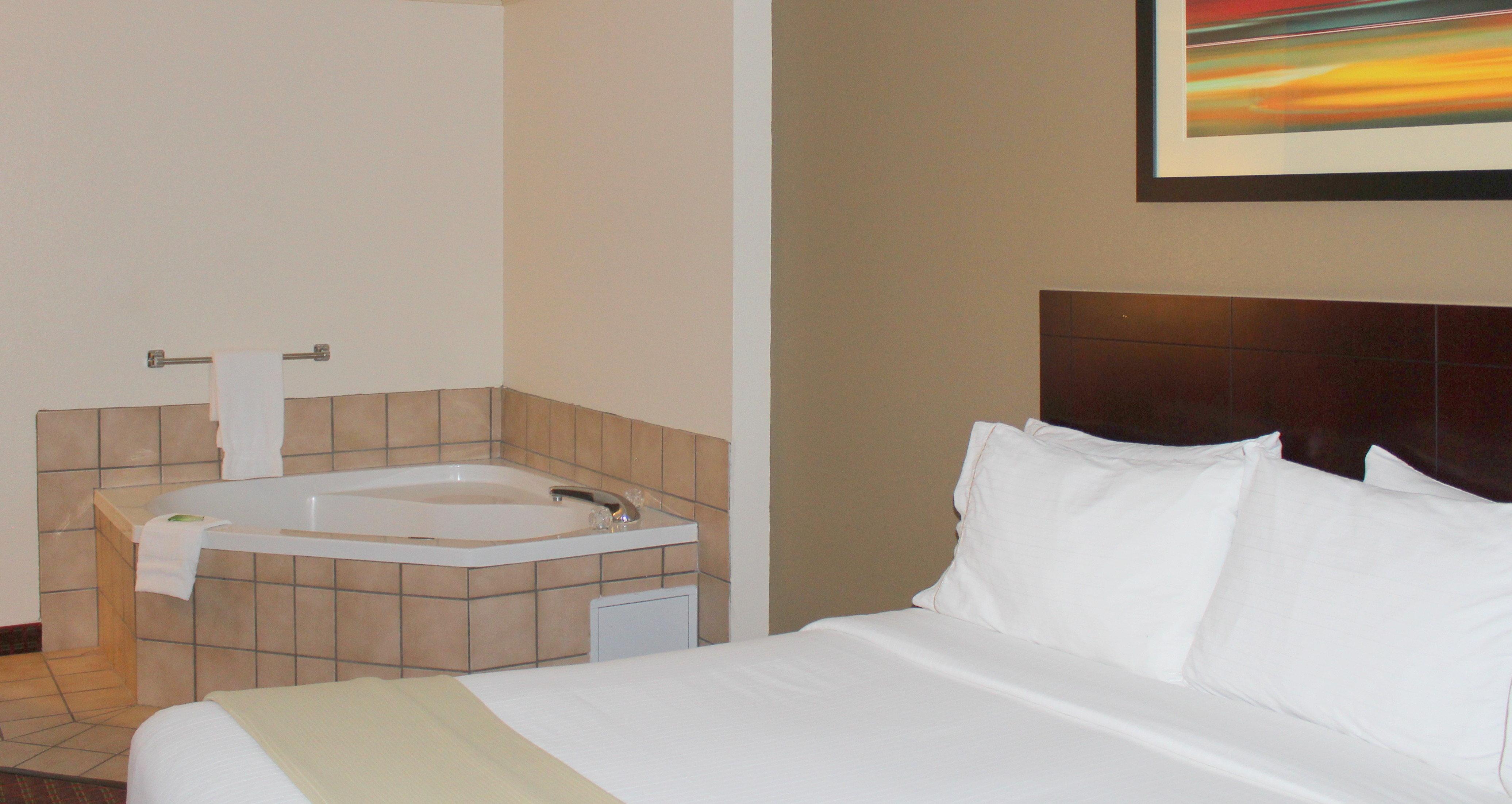 Holiday Inn Express Hotel & Suites Plainview By Ihg Exterior foto