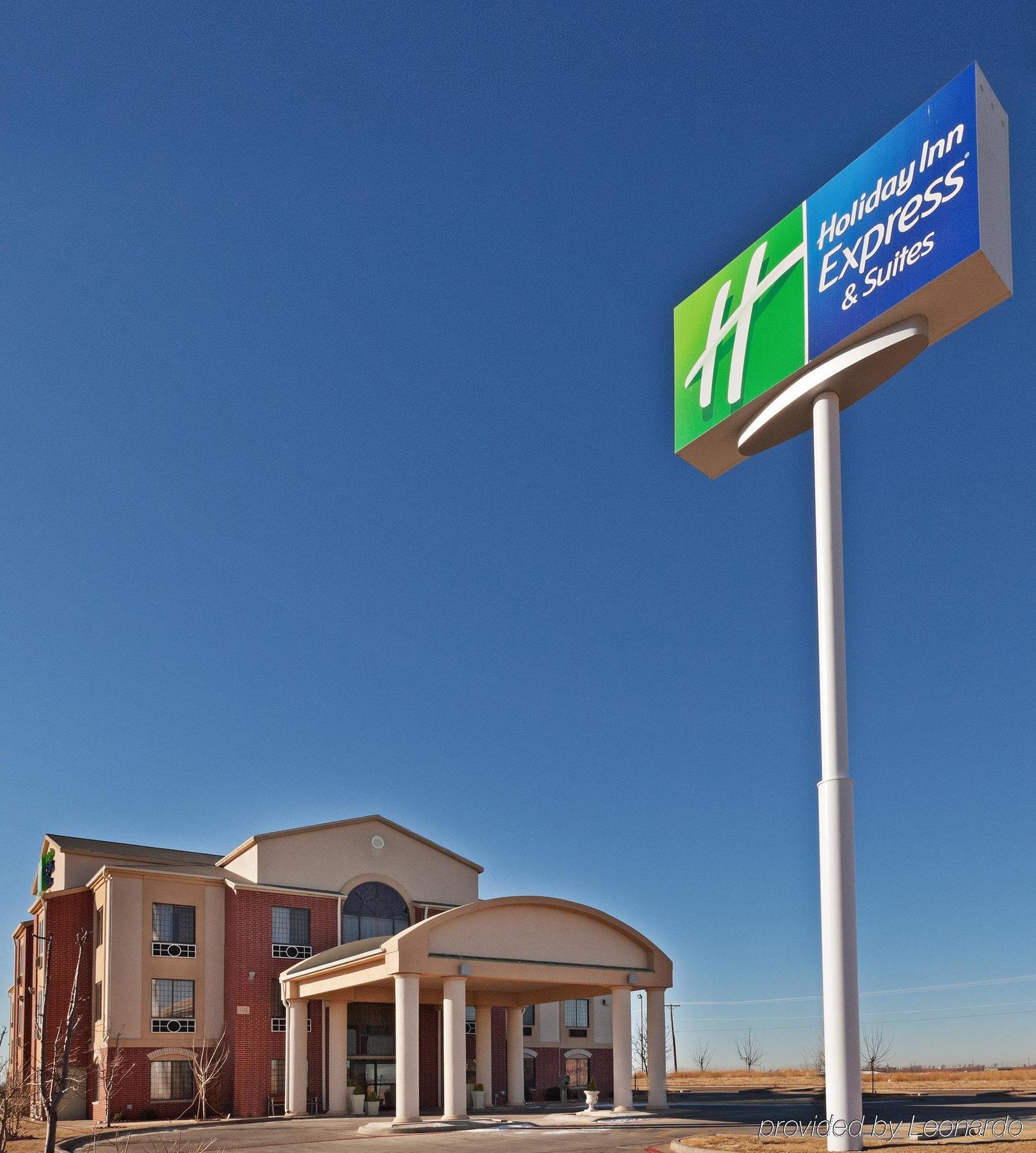 Holiday Inn Express Hotel & Suites Plainview By Ihg Exterior foto