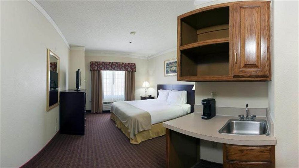Holiday Inn Express Hotel & Suites Plainview By Ihg Exterior foto