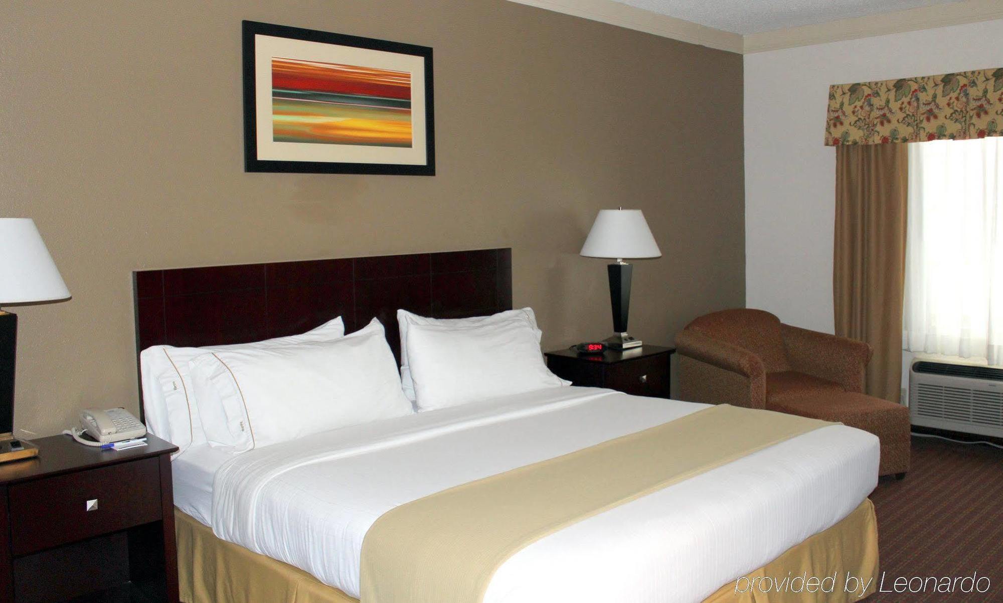 Holiday Inn Express Hotel & Suites Plainview By Ihg Exterior foto